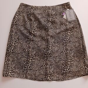 Elegant Animal Print Pencil Skirt - Black and Tan